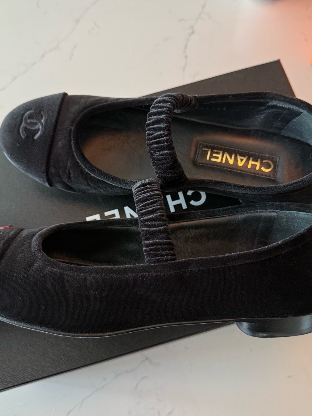 Chanel velvet mary janes // flats - Picture 2 of 8